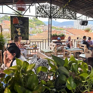 https://santiago-dc-hostal.cali-hotels.com